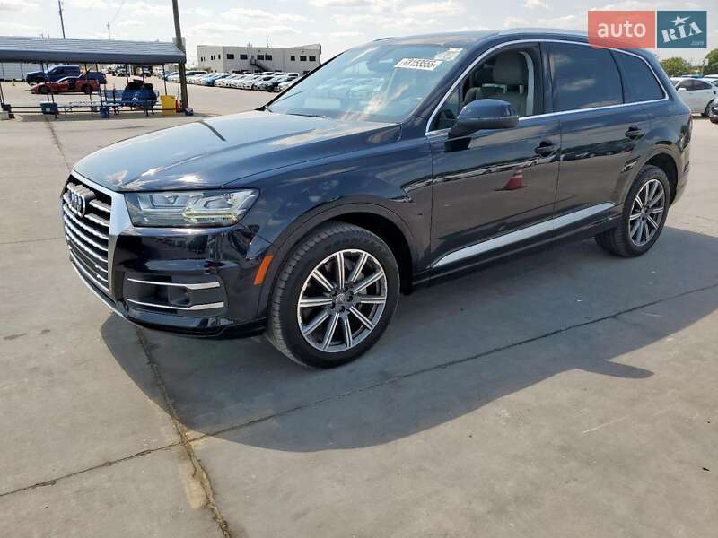Внедорожник / Кроссовер Audi Q7 2017 в 