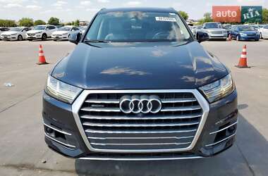 Внедорожник / Кроссовер Audi Q7 2017 в 