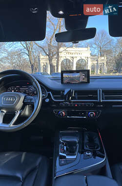Внедорожник / Кроссовер Audi Q7 2019 в 