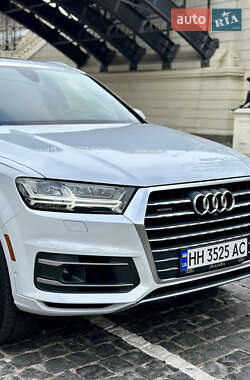 Внедорожник / Кроссовер Audi Q7 2019 в 