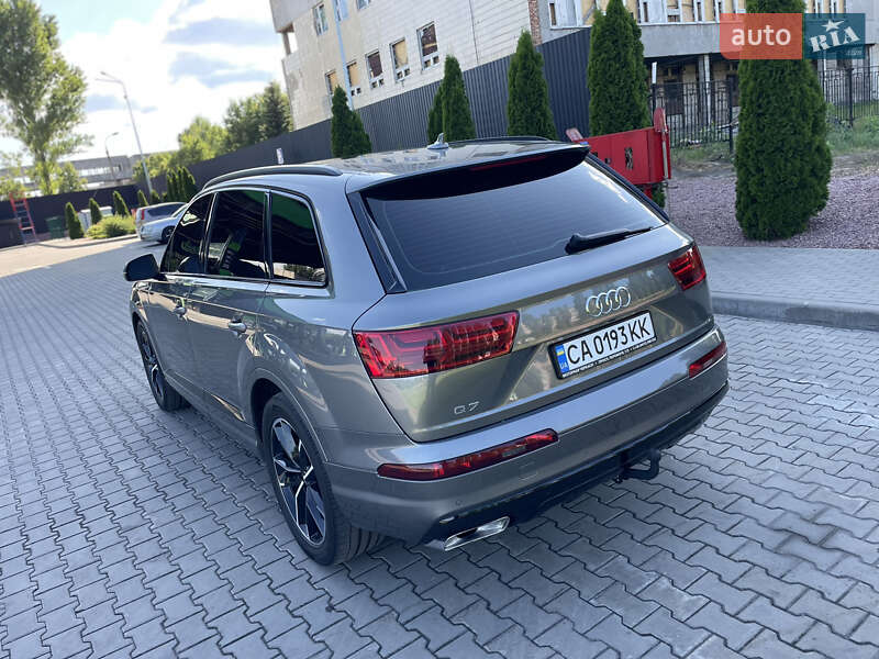 Внедорожник / Кроссовер Audi Q7 2016 в Черкассах
