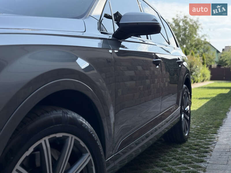 Внедорожник / Кроссовер Audi Q7 2015 в Ивано-Франковске