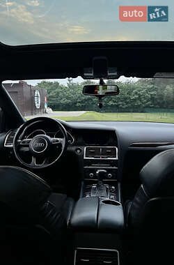 Внедорожник / Кроссовер Audi Q7 2015 в 