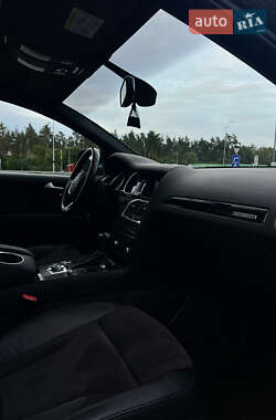 Внедорожник / Кроссовер Audi Q7 2015 в 
