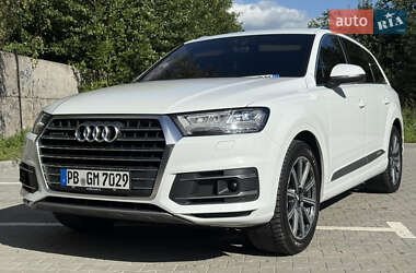 Внедорожник / Кроссовер Audi Q7 2016 в 
