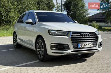 Внедорожник / Кроссовер Audi Q7 2016 в 