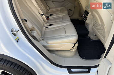 Внедорожник / Кроссовер Audi Q7 2016 в 