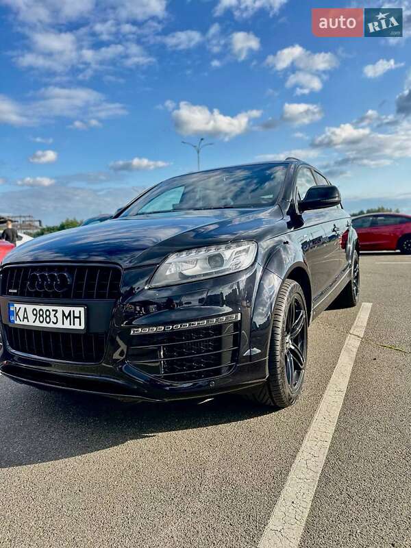 Внедорожник / Кроссовер Audi Q7 2015 в 