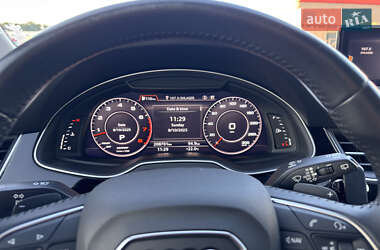 Внедорожник / Кроссовер Audi Q7 2017 в 