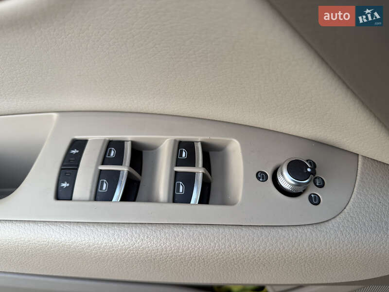 Позашляховик / Кросовер Audi Q7 2013 в Нововолинську