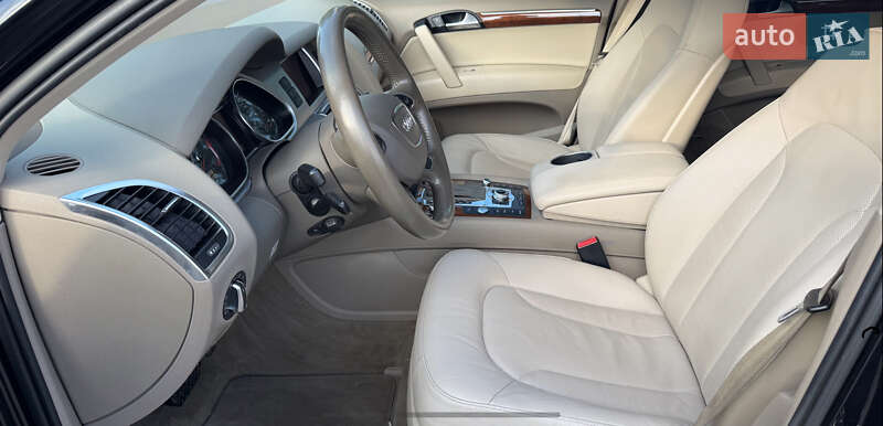 Позашляховик / Кросовер Audi Q7 2013 в Нововолинську