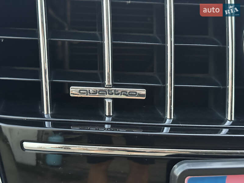 Позашляховик / Кросовер Audi Q7 2013 в Нововолинську