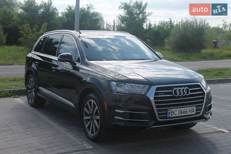 Внедорожник / Кроссовер Audi Q7 2015 в 