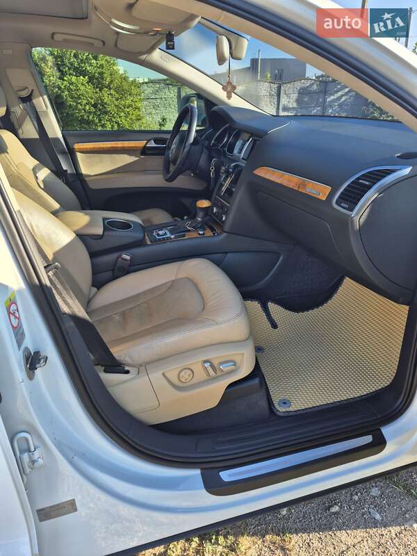 Внедорожник / Кроссовер Audi Q7 2012 в Запорожье