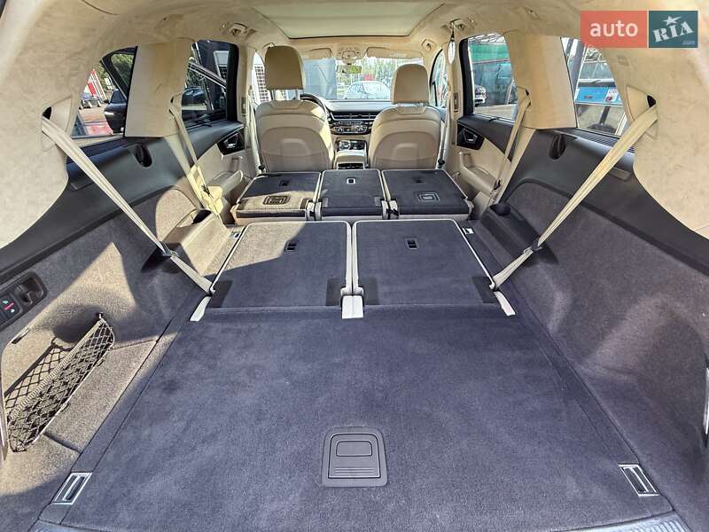 Внедорожник / Кроссовер Audi Q7 2016 в Киеве