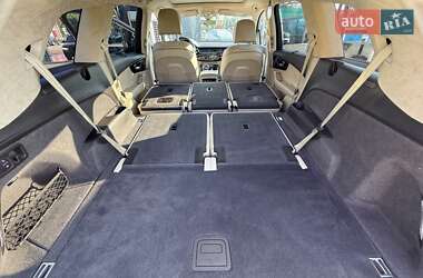 Внедорожник / Кроссовер Audi Q7 2016 в 