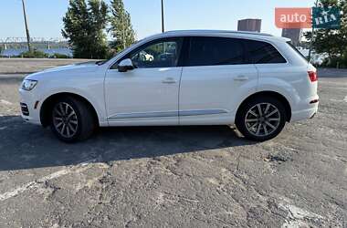 Внедорожник / Кроссовер Audi Q7 2016 в 