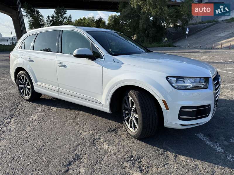 Внедорожник / Кроссовер Audi Q7 2016 в Киеве