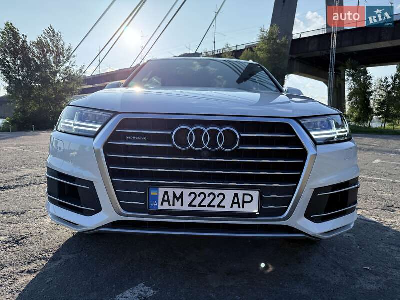 Внедорожник / Кроссовер Audi Q7 2016 в Киеве