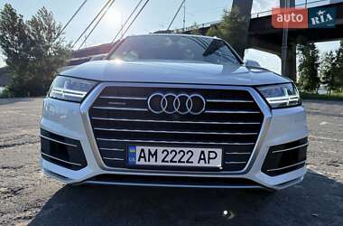 Внедорожник / Кроссовер Audi Q7 2016 в 