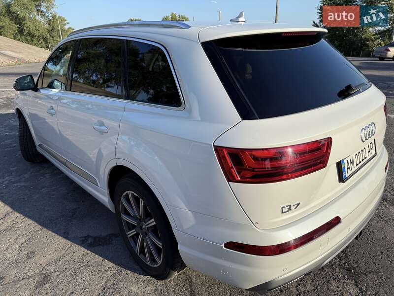 Внедорожник / Кроссовер Audi Q7 2016 в Киеве