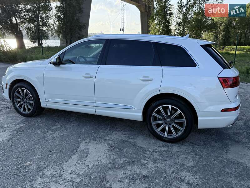 Внедорожник / Кроссовер Audi Q7 2016 в Киеве