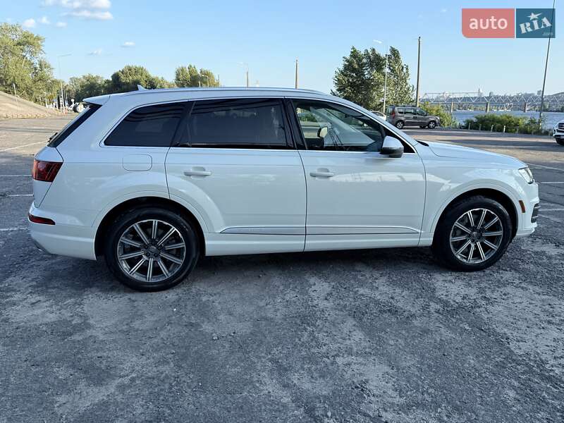 Внедорожник / Кроссовер Audi Q7 2016 в Киеве