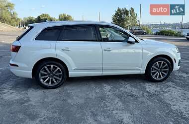 Внедорожник / Кроссовер Audi Q7 2016 в 