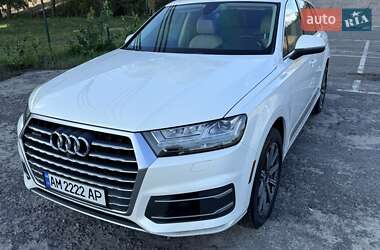Внедорожник / Кроссовер Audi Q7 2016 в 