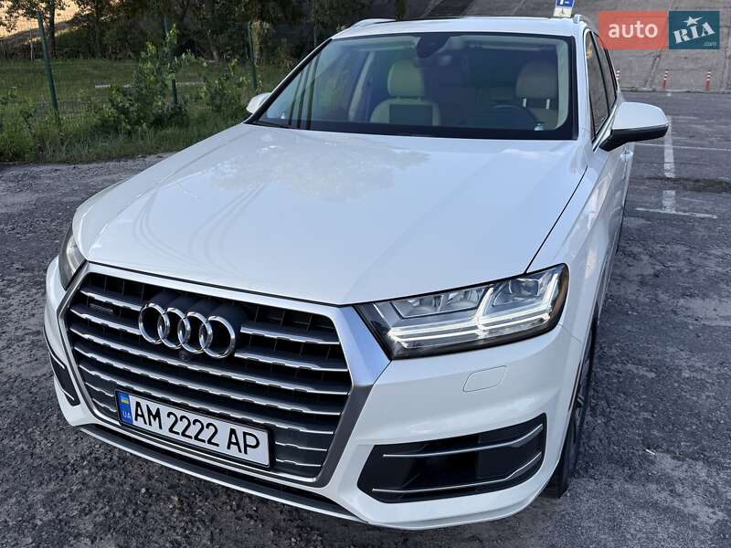 Внедорожник / Кроссовер Audi Q7 2016 в Киеве