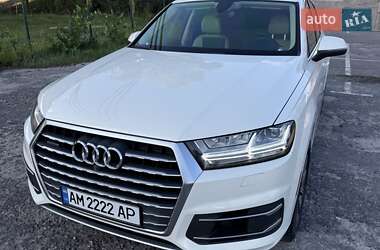 Внедорожник / Кроссовер Audi Q7 2016 в 