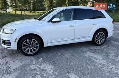 Внедорожник / Кроссовер Audi Q7 2016 в 