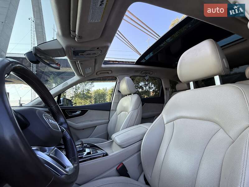 Внедорожник / Кроссовер Audi Q7 2016 в Киеве