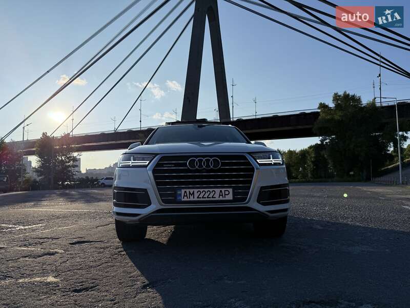 Внедорожник / Кроссовер Audi Q7 2016 в Киеве