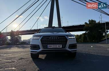 Внедорожник / Кроссовер Audi Q7 2016 в 