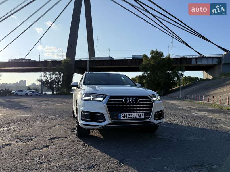 Внедорожник / Кроссовер Audi Q7 2016 в Киеве