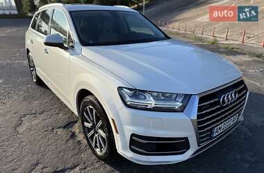 Внедорожник / Кроссовер Audi Q7 2016 в 