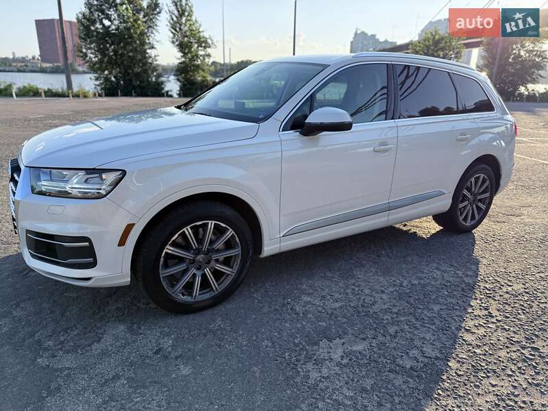 Внедорожник / Кроссовер Audi Q7 2016 в Киеве