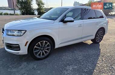 Внедорожник / Кроссовер Audi Q7 2016 в 