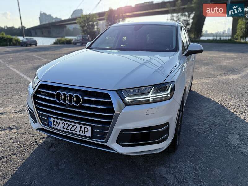 Внедорожник / Кроссовер Audi Q7 2016 в Киеве