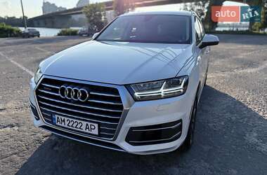 Внедорожник / Кроссовер Audi Q7 2016 в 