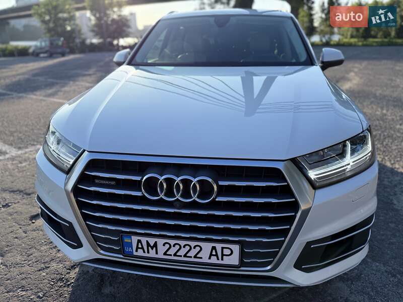 Внедорожник / Кроссовер Audi Q7 2016 в Киеве