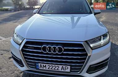 Внедорожник / Кроссовер Audi Q7 2016 в 