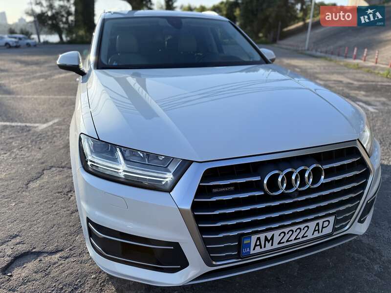 Внедорожник / Кроссовер Audi Q7 2016 в Киеве