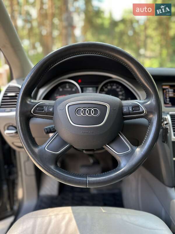 Внедорожник / Кроссовер Audi Q7 2013 в Белогородке