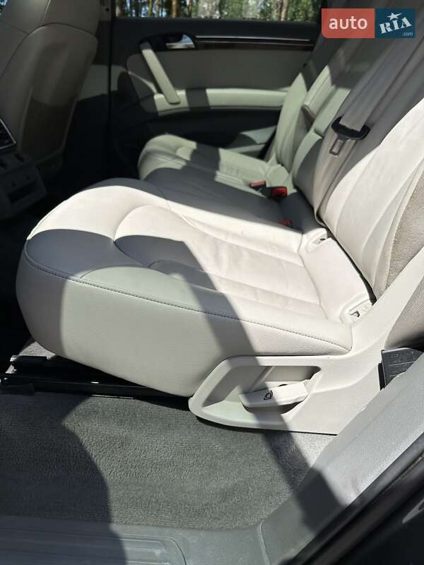Внедорожник / Кроссовер Audi Q7 2013 в Белогородке