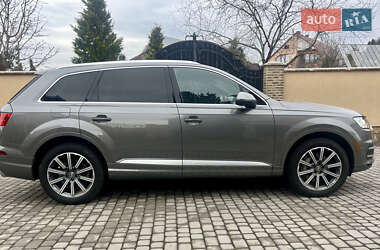 Внедорожник / Кроссовер Audi Q7 2017 в 