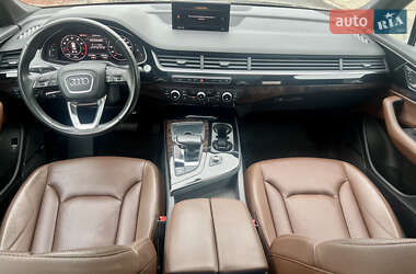 Внедорожник / Кроссовер Audi Q7 2017 в 