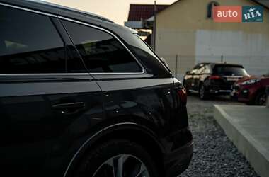 Внедорожник / Кроссовер Audi Q7 2021 в 