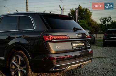 Внедорожник / Кроссовер Audi Q7 2021 в 
